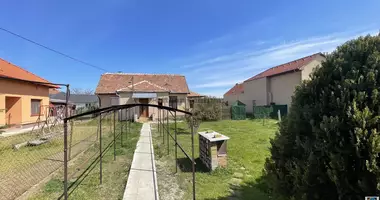Casa 4 habitaciones en Kistarcsa, Hungría