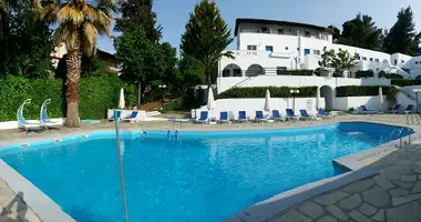 Hotel 1 900 m² in Kryopigi, Griechenland
