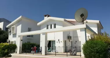 Villa  mit Meerblick, mit Terrasse, mit Garten in Kyrenia, Nordzypern