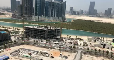 Apartamento 4 habitaciones en Abu Dabi, Emiratos Árabes Unidos