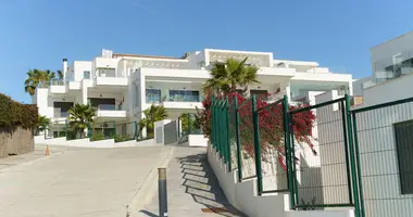 2 bedroom apartment in La Linea de la Concepcion, Spain