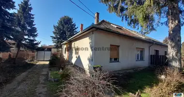 6 room house in Tolna, Hungary