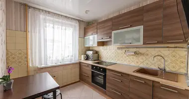 Wohnung 3 zimmer in Minsk, Belarus