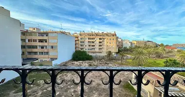 Mieszkanie 3 pokoi w Torrevieja, Hiszpania