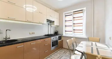 Apartamento 3 habitaciones en Minsk, Bielorrusia