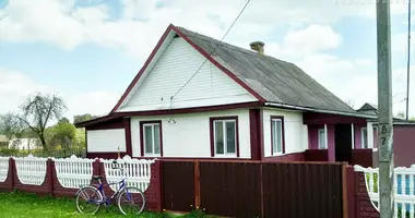 Maison dans Uzdzienski siel ski Saviet, Biélorussie