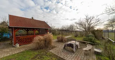 5 room house in Vacszentlaszlo, Hungary