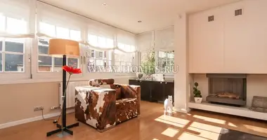 4 bedroom house in Barcelona, Spain