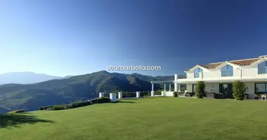 Villa  mit Patio in Benahavis, Spanien