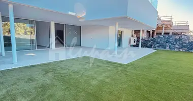 4 bedroom apartment in Adeje, Spain