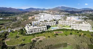 3 bedroom apartment in Estepona, Spain