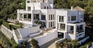 Villa 5 bedrooms in Marbella, Spain