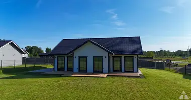 Haus 4 zimmer in Libau, Lettland