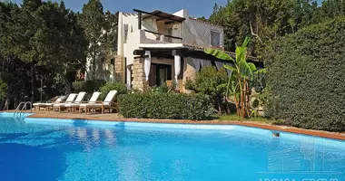 Villa 5 bedrooms with parking, with Air conditioner, with Sea view in Arzachena, Italy