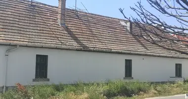 3 room house in Soskut, Hungary