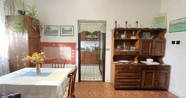 6 room house in Biharkeresztes, Hungary