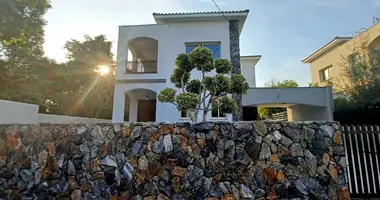 Maison 4 chambres dans Koinoteta Agiou Tychona, Chypre