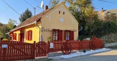 2 room house in Orosztony, Hungary
