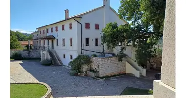 Casa 12 habitaciones en Visnjan, Croacia