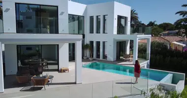 Villa 5 bedrooms in Marbella, Spain