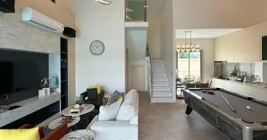 Villa 5 Zimmer mit Möbliert, mit Online-Tour, mit Fernsehen in Pattaya, Thailand