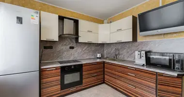 Apartamento 3 habitaciones en Minsk, Bielorrusia