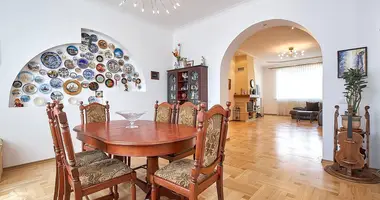 Wohnung 5 zimmer in Minsk, Belarus