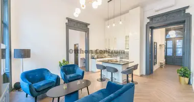 Apartamento 4 habitaciones en Budapest, Hungría