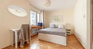 Квартира 3 комнаты в Варшава, Польша