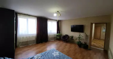 Wohnung 3 Zimmer in Wolossowo, Russland
