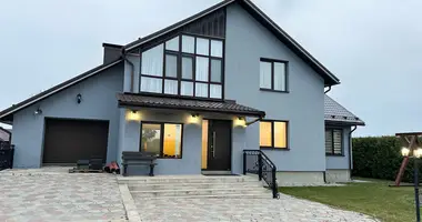 Haus in Astrasyckaharadocki siel ski Saviet, Weißrussland