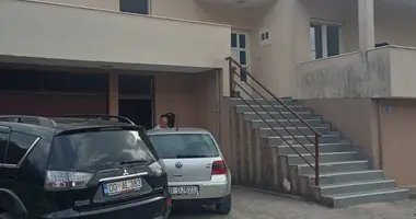 Casa 3 habitaciones en Podgorica, Montenegro