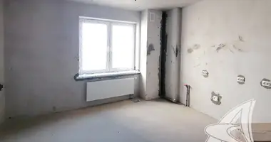 Apartamento 3 habitaciones en Kobriny, Bielorrusia