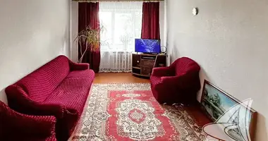 Apartamento 3 habitaciones en Lieninski, Bielorrusia