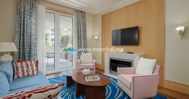 Apartamento 3 habitaciones en Tivat, Montenegro