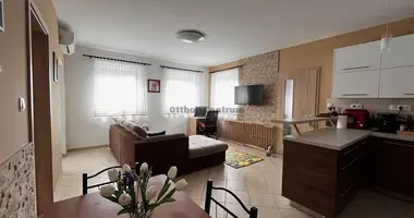 4 room apartment in Gyoemro, Hungary
