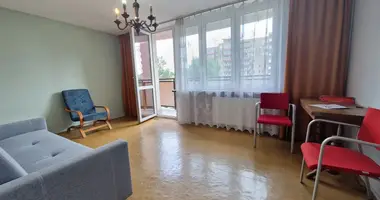 Mieszkanie 3 pokoi w Warszawa, Polska