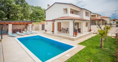 Villa 4 bedrooms in Porec, Croatia