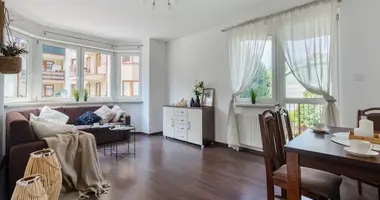 Mieszkanie 3 pokoi w Warszawa, Polska