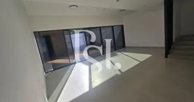 Adosado Adosado 3 habitaciones con Balcón, con Seguridad, con Gimnasio en Sharjah, Emiratos Árabes Unidos