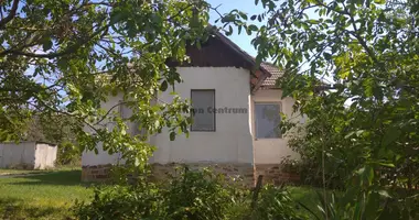 2 room house in Revfueloep, Hungary