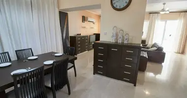 Haus 3 Schlafzimmer in Peyia, Cyprus