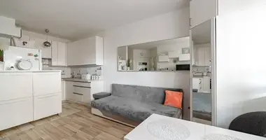 Квартира 2 комнаты в Варшава, Польша