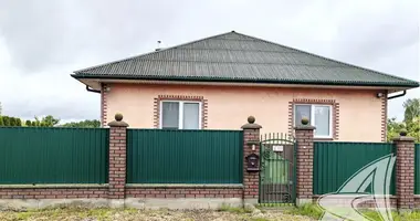 Casa en Kaviardziaki, Belarús