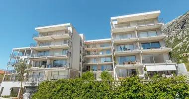 Apartamento 4 habitaciones en Dobrota, Montenegro