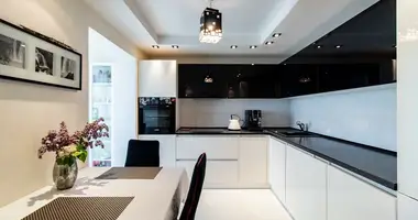 Apartamento 3 habitaciones en Minsk, Bielorrusia