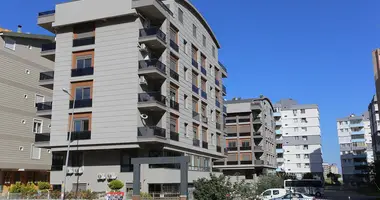 Penthouse 4 chambres avec Balcon, avec Climatiseur, avec Vue sur la montagne dans Konyaalti, Turquie