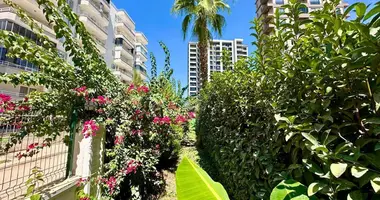 Квартира 2 комнаты в Мезитли, Турция