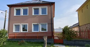 6 room house in Sarkeresztes, Hungary