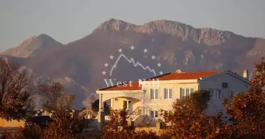 5 room house in Ulcinj, Montenegro